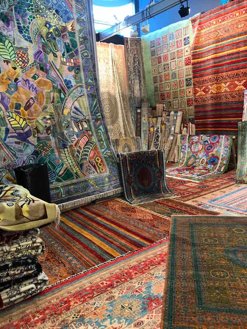 MON TAPIS D'ORIENT - vente, restauration et nettoyage de tapis sur Paris et l’Île-de-France - Mr BARNABEAU :   Restauration et conservation de tapis anciens. Réparation des franges de tapis. Réparation des lisières de tapis. Traitement des trames de tapis. Relainage de tapis. Raviement des couleurs de tapis. Traitement des mites de tapis. Dépoussiérage et dessablage de tapis. La Nettoyage artisanale à l’ancienne exclusivement à la main : lavage, nettoyage de tapis. Réfection de siège, fauteuil, canapé … Intervention sur Paris et l’Île-de-France