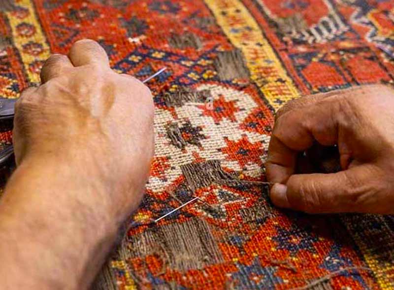 MON TAPIS D'ORIENT - vente, restauration et nettoyage de tapis sur Paris et l’Île-de-France - Mr BARNABEAU :   Restauration et conservation de tapis anciens. Réparation des franges de tapis. Réparation des lisières de tapis. Traitement des trames de tapis. Relainage de tapis. Raviement des couleurs de tapis. Traitement des mites de tapis. Dépoussiérage et dessablage de tapis. La Nettoyage artisanale à l’ancienne exclusivement à la main : lavage, nettoyage de tapis. Réfection de siège, fauteuil, canapé … Intervention sur Paris et l’Île-de-France