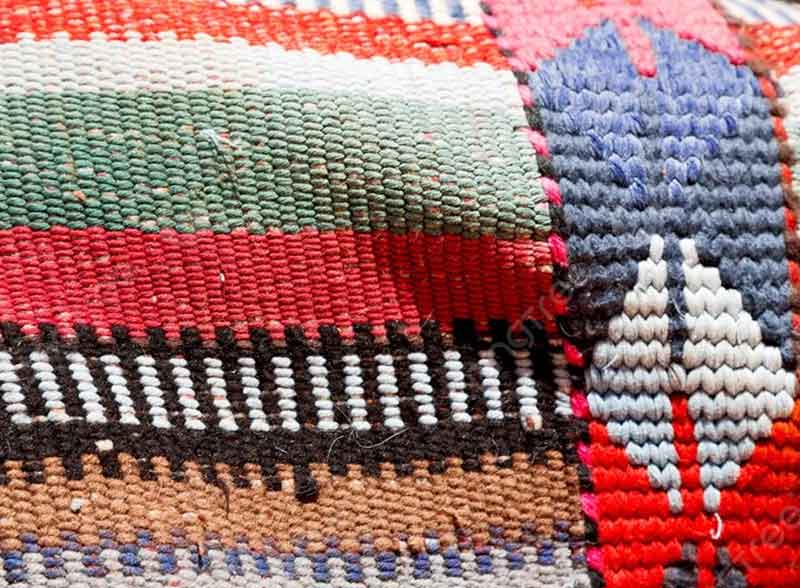 MON TAPIS D'ORIENT - vente, restauration et nettoyage de tapis sur Paris et l’Île-de-France - Mr BARNABEAU :   Restauration et conservation de tapis anciens. Réparation des franges de tapis. Réparation des lisières de tapis. Traitement des trames de tapis. Relainage de tapis. Raviement des couleurs de tapis. Traitement des mites de tapis. Dépoussiérage et dessablage de tapis. La Nettoyage artisanale à l’ancienne exclusivement à la main : lavage, nettoyage de tapis. Réfection de siège, fauteuil, canapé … Intervention sur Paris et l’Île-de-France