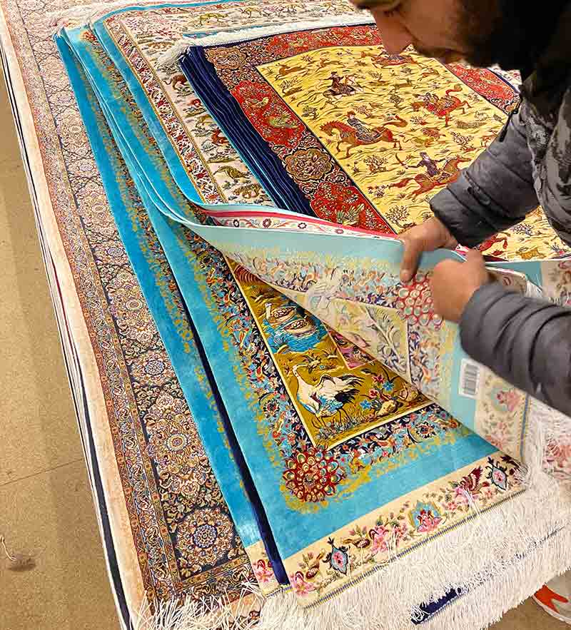 MON TAPIS D'ORIENT : Expert dans la vente, le rachat, le nettoyage, la restauration et réparation de tapis d’Orient: Paris et l’Île-de-France - vente, rachat, restauration, réparation et nettoyage de tapis sur Paris et l’Île-de-France - Mr BARNABEAU :   Restauration et conservation de tapis anciens. Réparation des franges de tapis. Réparation des lisières de tapis. Traitement des trames de tapis. Relainage de tapis. Raviement des couleurs de tapis. Traitement des mites de tapis. Dépoussiérage et dessablage de tapis. La Nettoyage artisanale à l’ancienne exclusivement à la main : lavage, nettoyage de tapis. Réfection de siège, fauteuil, canapé … Intervention sur Paris et l’Île-de-France