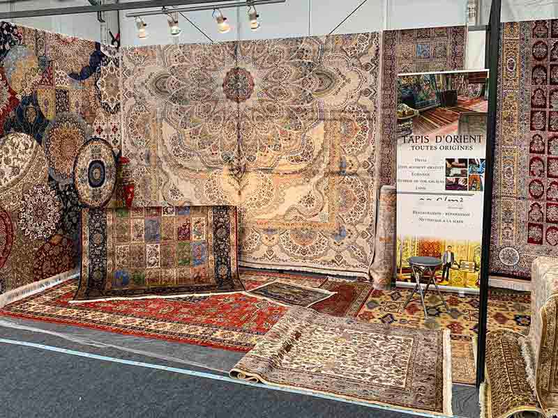 MON TAPIS D'ORIENT : Expert dans la vente, le rachat, le nettoyage, la restauration et réparation de tapis d’Orient: Paris et l’Île-de-France - vente, rachat, restauration, réparation et nettoyage de tapis sur Paris et l’Île-de-France - Mr BARNABEAU :   Restauration et conservation de tapis anciens. Réparation des franges de tapis. Réparation des lisières de tapis. Traitement des trames de tapis. Relainage de tapis. Raviement des couleurs de tapis. Traitement des mites de tapis. Dépoussiérage et dessablage de tapis. La Nettoyage artisanale à l’ancienne exclusivement à la main : lavage, nettoyage de tapis. Réfection de siège, fauteuil, canapé … Intervention sur Paris et l’Île-de-France